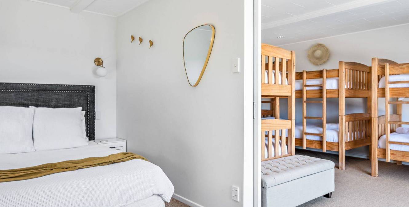 Spacious interior designed bedroom, luxury accomodation Wellington