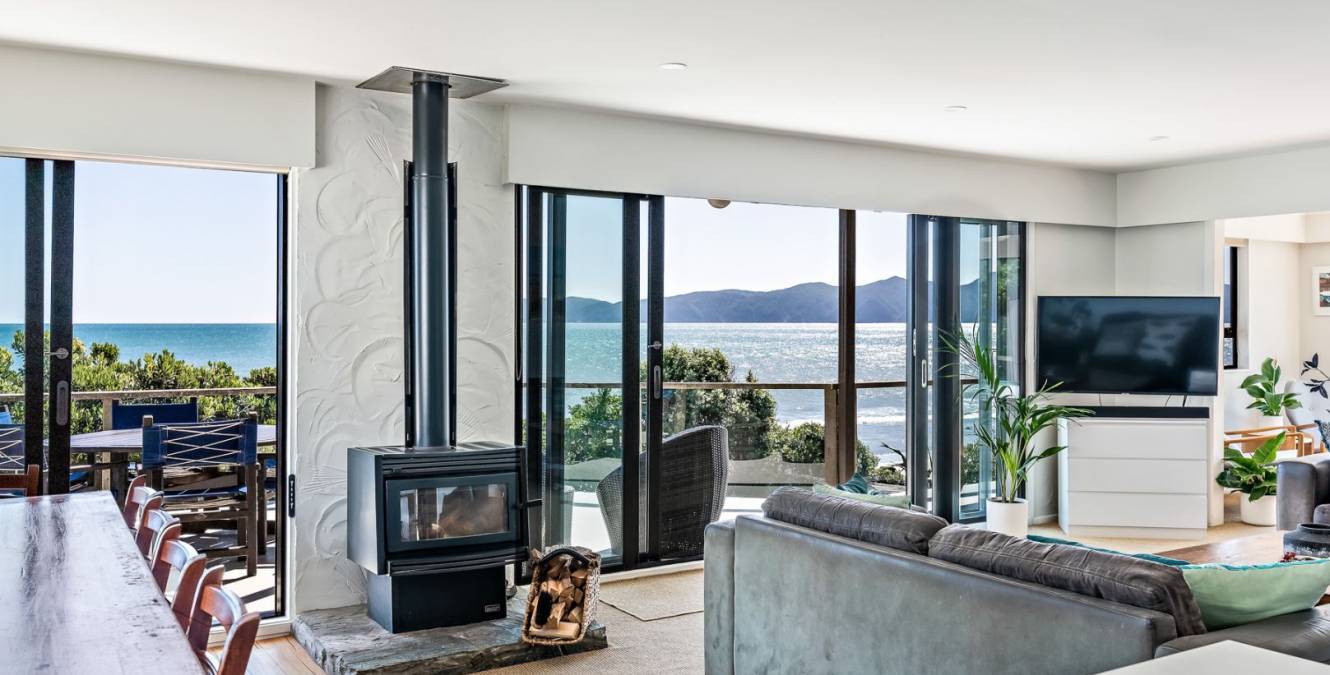 Warmth and views in Raumati