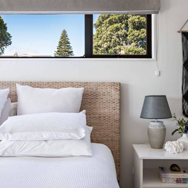 The BEST WATERFRONT ACCOMMODATION IN KAPITI