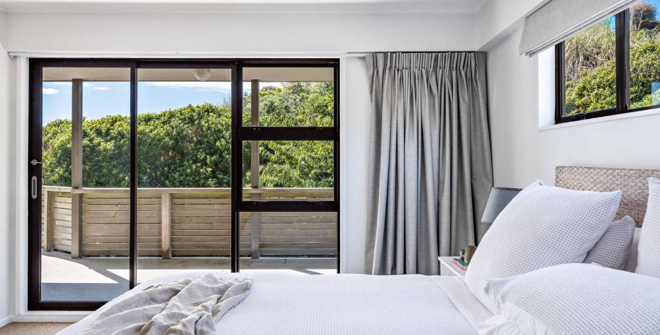 Spacious bedrooms at luxury Kapiti accomodation