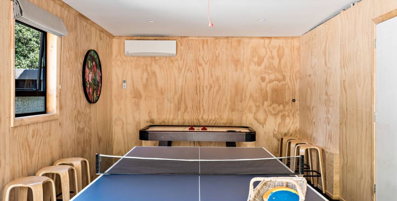Games room, darts, table tennis, air hockey, luxury accomodation