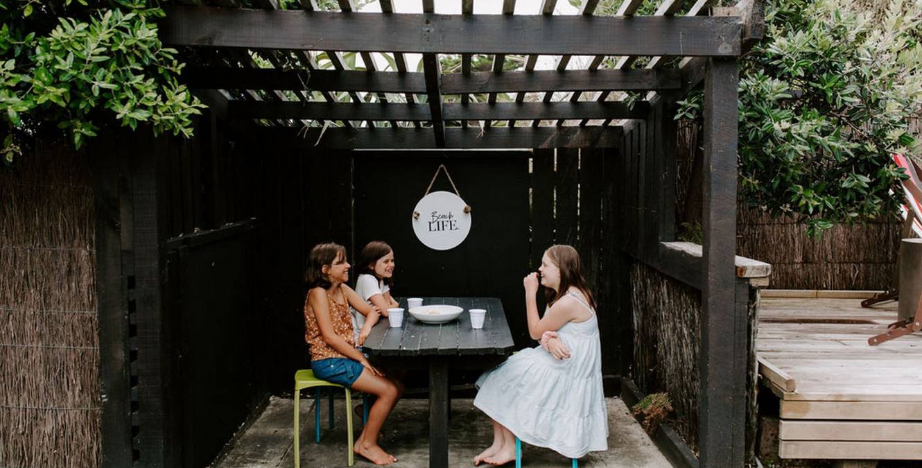 Kids dining in luxury Wellington accomodation