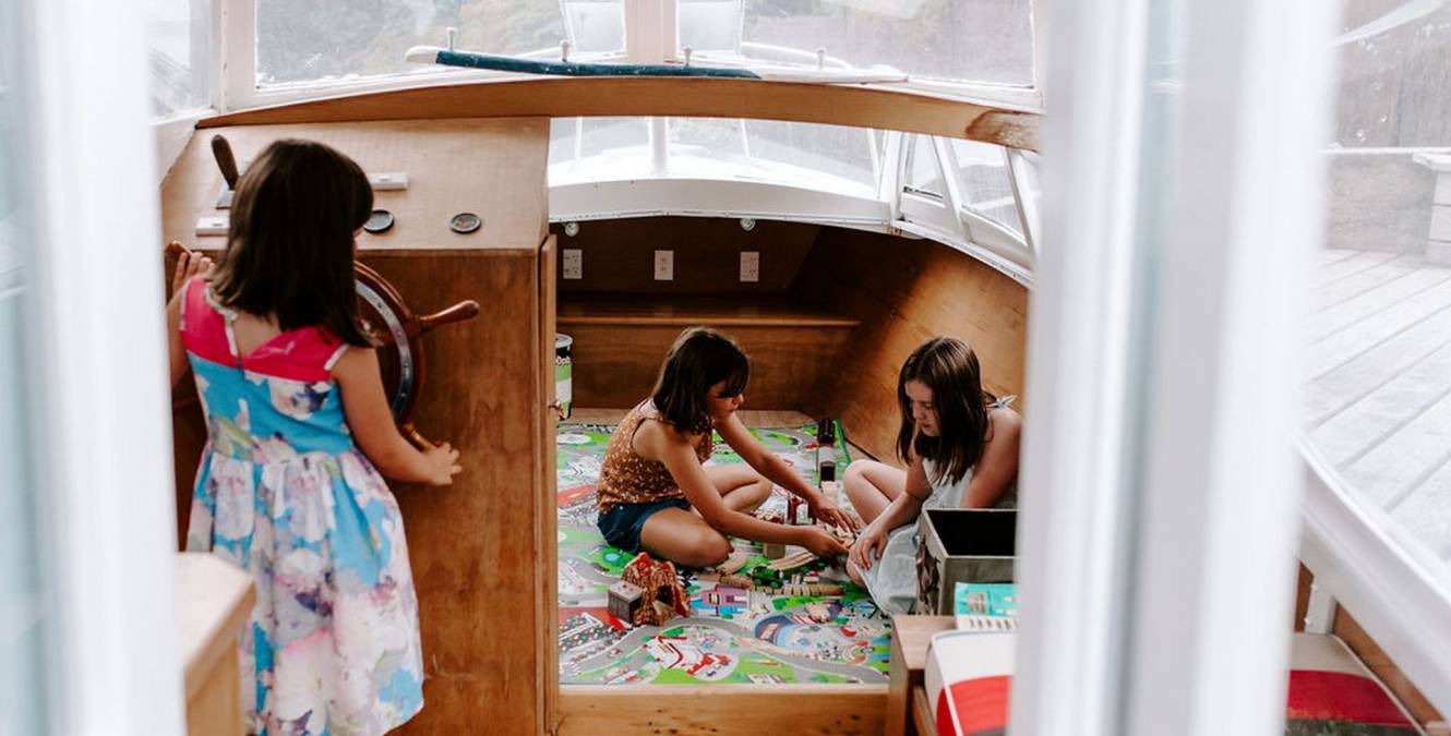 Boat in luxury accomodation Wellington