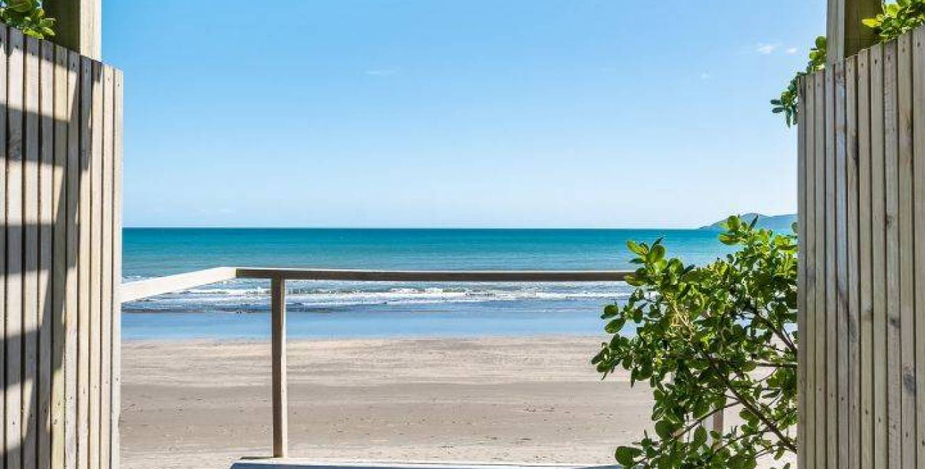 Beachfront luxury accomodation Kapiti